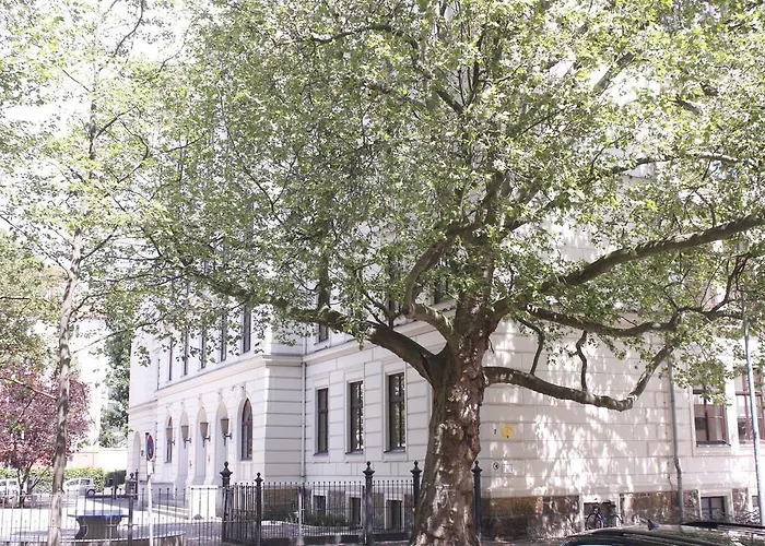 Silentio Schletterstrasse